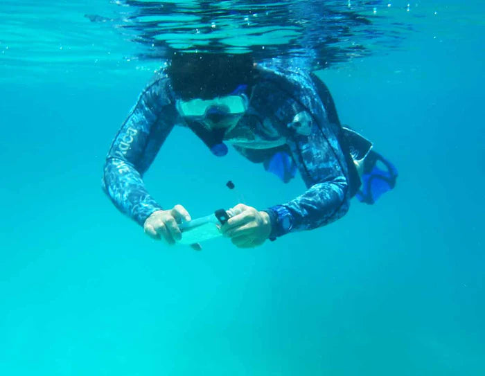 WATERPROOF PHONE CASE